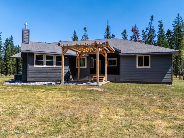 10570 E FAR CRY RD, Athol, ID 83801