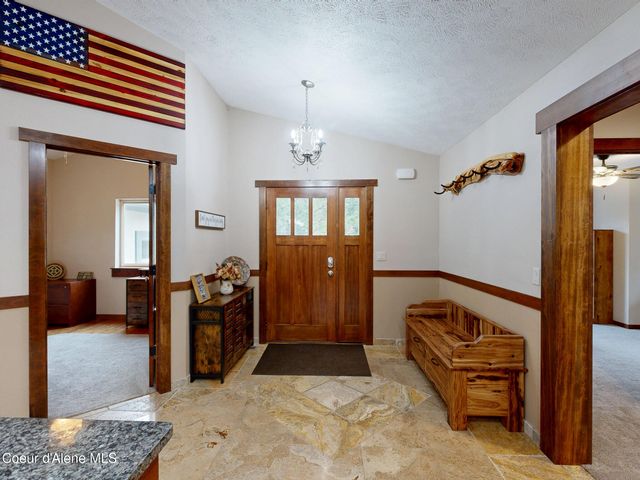 10570 E FAR CRY RD, Athol, ID 83801