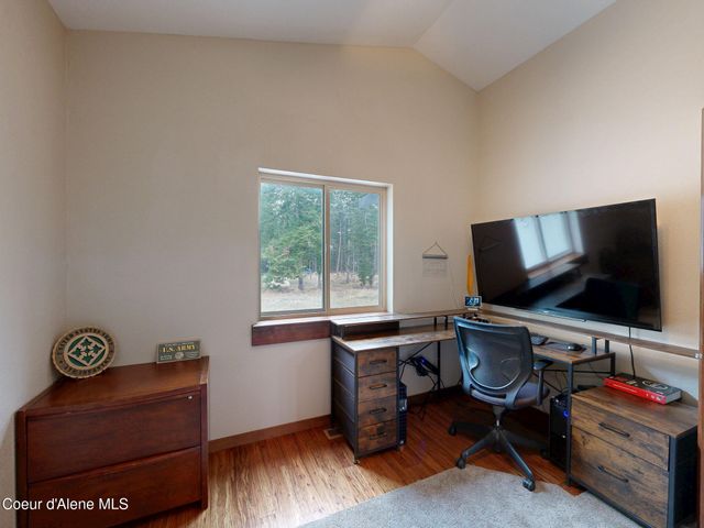 10570 E FAR CRY RD, Athol, ID 83801