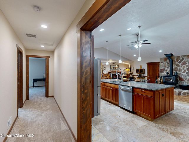 10570 E FAR CRY RD, Athol, ID 83801