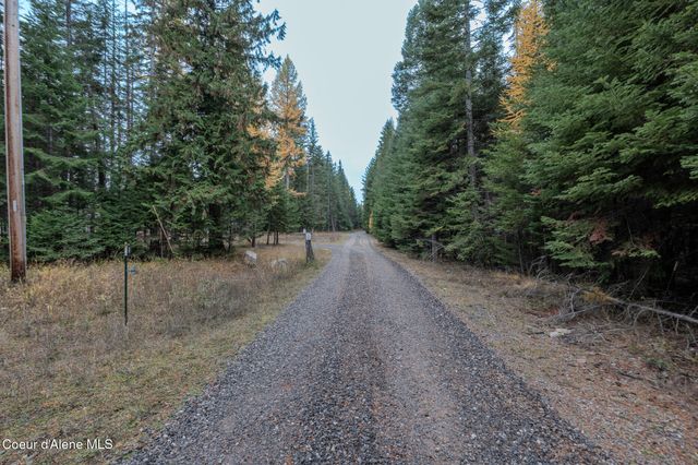 10570 E FAR CRY RD, Athol, ID 83801