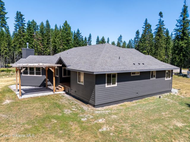 10570 E FAR CRY RD, Athol, ID 83801