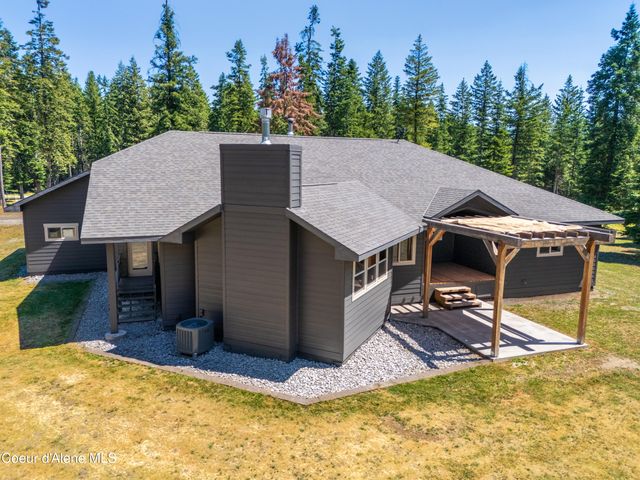 10570 E FAR CRY RD, Athol, ID 83801