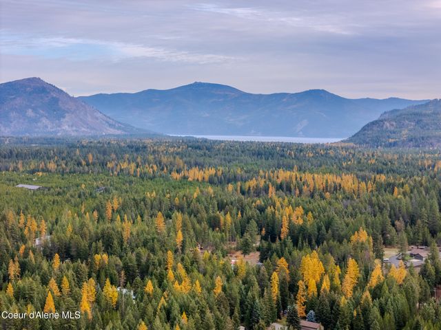 10570 E FAR CRY RD, Athol, ID 83801
