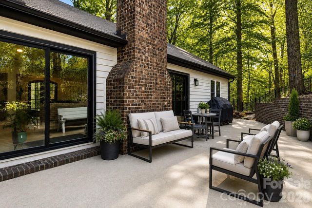 16 Tanglewood Road, Lake Wylie, SC 29710