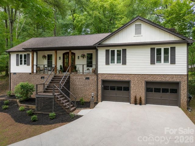 16 Tanglewood Road, Lake Wylie, SC 29710