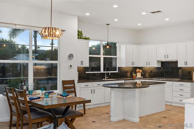 1751 Victoria Way, San Marcos, CA 92069