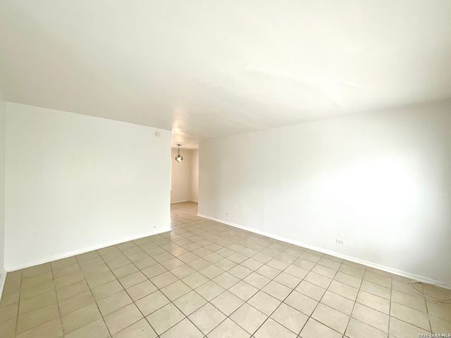 100 Senisa Dr, San Antonio, TX 78228