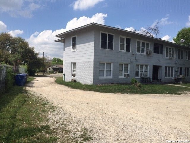 100 Senisa Dr, San Antonio, TX 78228