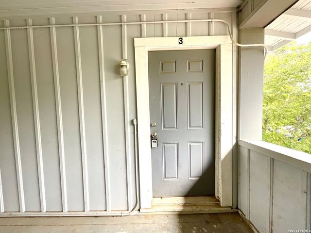 100 Senisa Dr, San Antonio, TX 78228