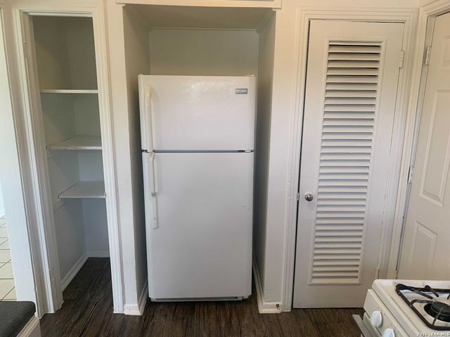 100 Senisa Dr, San Antonio, TX 78228