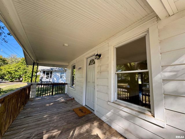 2804 N PEORIA Avenue, Peoria, IL 61603