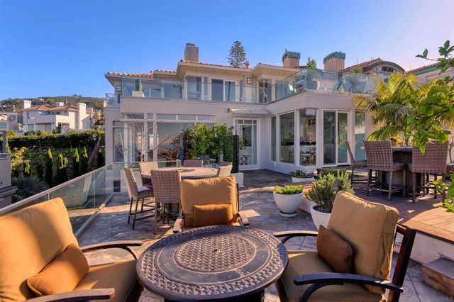 7825 Prospect Pl, La Jolla, CA 92037