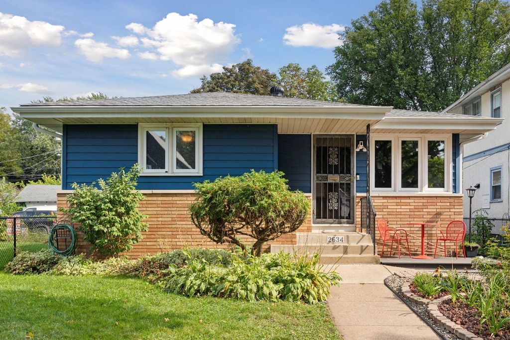 2634 James Avenue N, Minneapolis, MN 55411