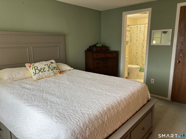 33 Woodbridge Lane 33, Cromwell, CT 06416