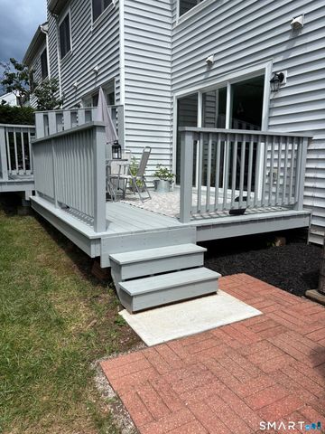 33 Woodbridge Lane 33, Cromwell, CT 06416