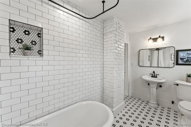 272 Arthur Street, Plymouth, MI 48170