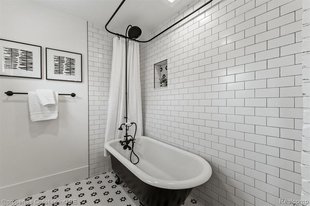 272 Arthur Street, Plymouth, MI 48170