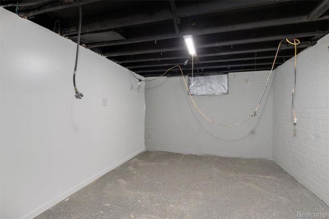 18439 Alcoy Street, Detroit, MI 48205