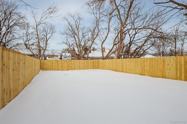 18439 Alcoy Street, Detroit, MI 48205