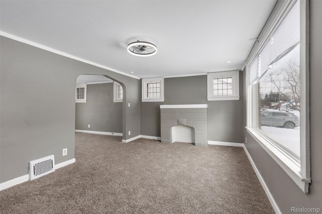 18439 Alcoy Street, Detroit, MI 48205