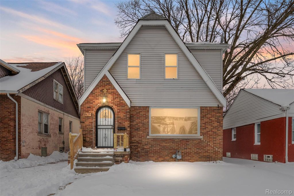 18439 Alcoy Street, Detroit, MI 48205