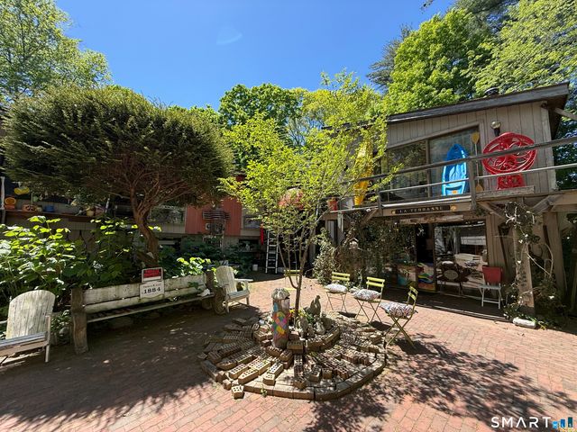 27 Huckleberry Lane, Weston, CT 06883