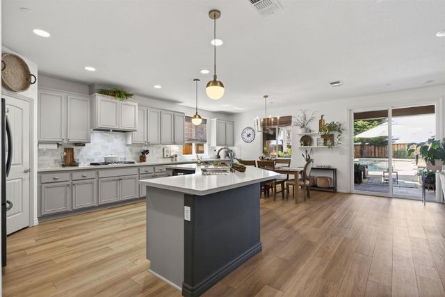 4160 Ice House Way, Roseville, CA 95747