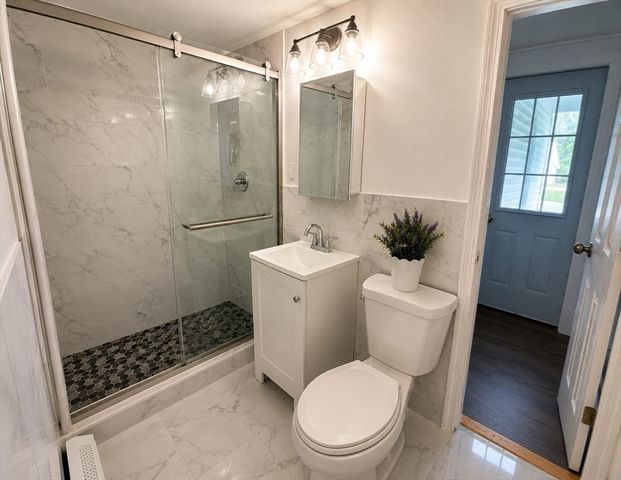 42 Pakachoag St, Auburn, MA 01501