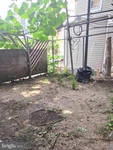 1225 W HUNTINGDON ST, Philadelphia, PA 19133