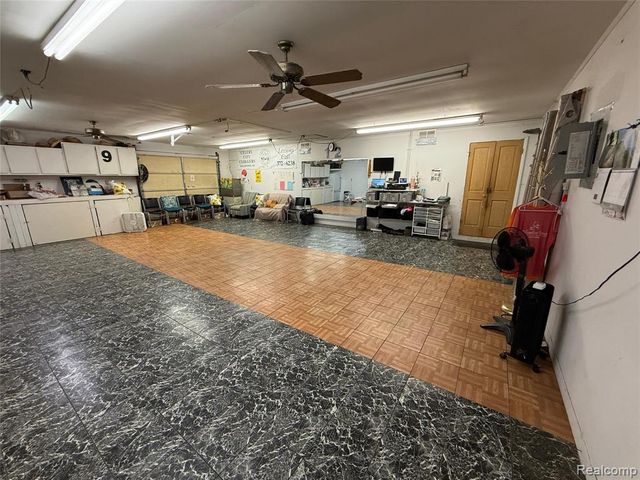 6235 Oakland Drive, Portage, MI 49024