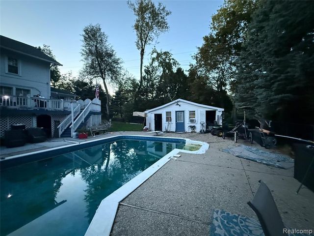 6235 Oakland Drive, Portage, MI 49024