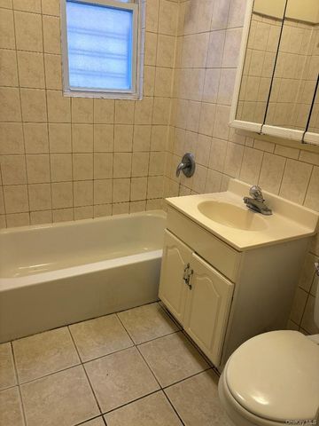 3306 Seymour Avenue 1R, Bronx, NY 10469