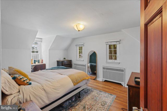 2083 PALMER AVE, Bristol, PA 19007