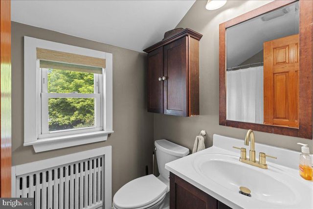 2083 PALMER AVE, Bristol, PA 19007