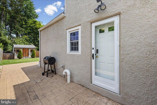 2083 PALMER AVE, Bristol, PA 19007