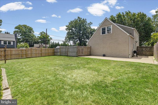 2083 PALMER AVE, Bristol, PA 19007