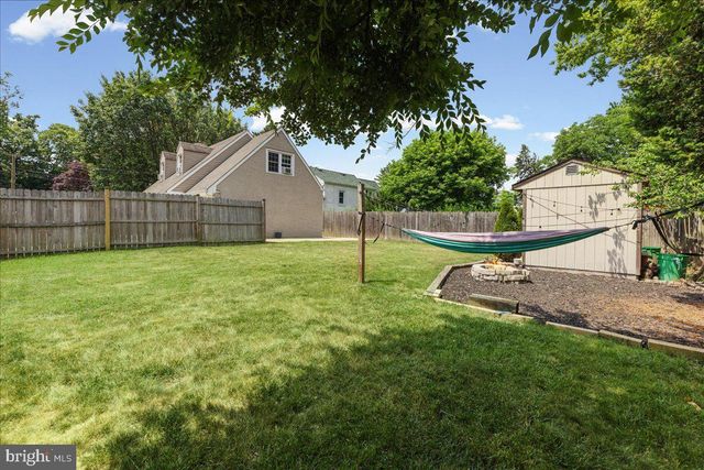 2083 PALMER AVE, Bristol, PA 19007