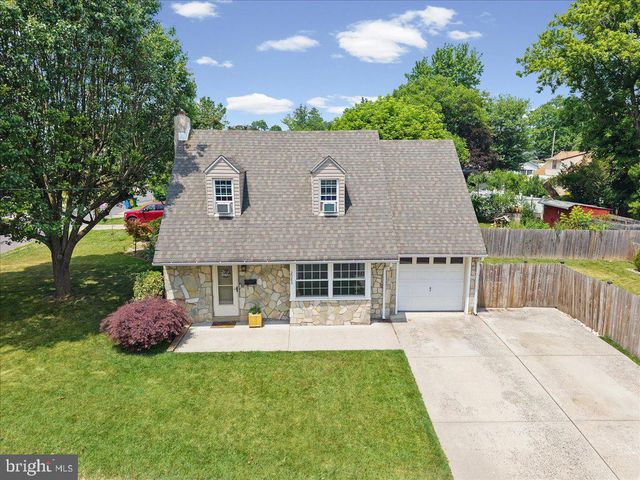 2083 PALMER AVE, Bristol, PA 19007