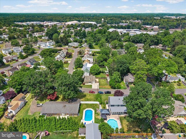 2083 PALMER AVE, Bristol, PA 19007