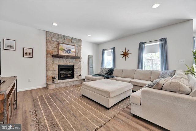 5129 MOUNTAIN RIDGE LN, Harrisburg, PA 17112