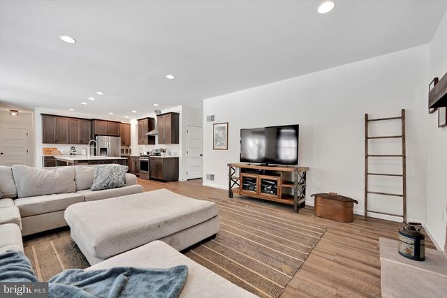 5129 MOUNTAIN RIDGE LN, Harrisburg, PA 17112