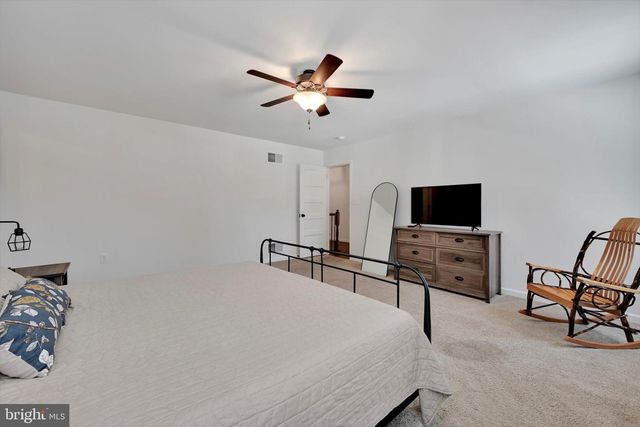 5129 MOUNTAIN RIDGE LN, Harrisburg, PA 17112