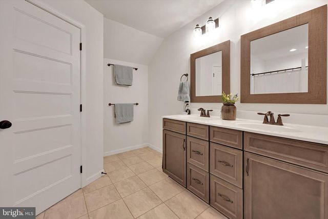 5129 MOUNTAIN RIDGE LN, Harrisburg, PA 17112