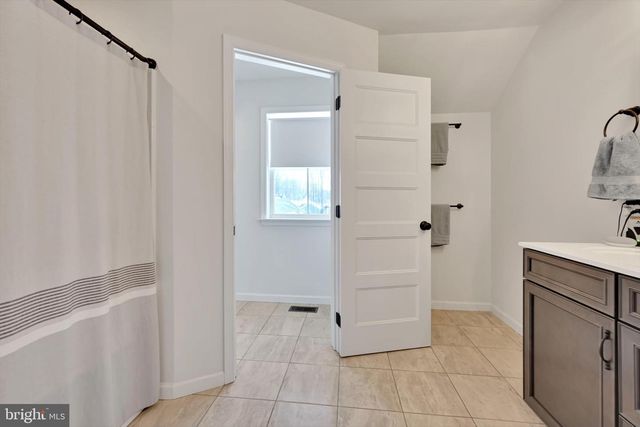 5129 MOUNTAIN RIDGE LN, Harrisburg, PA 17112