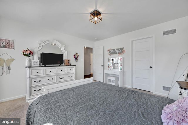 5129 MOUNTAIN RIDGE LN, Harrisburg, PA 17112