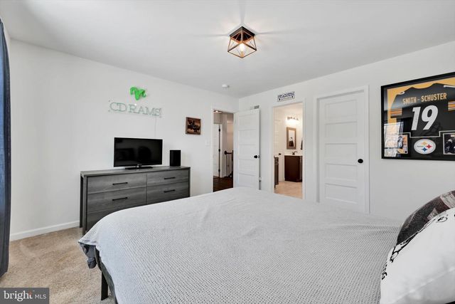 5129 MOUNTAIN RIDGE LN, Harrisburg, PA 17112