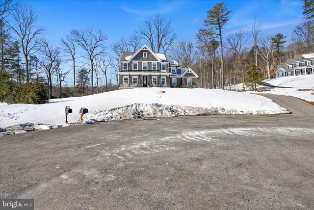 5129 MOUNTAIN RIDGE LN, Harrisburg, PA 17112