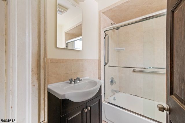 354 Hayward St, City Of Orange Twp., NJ 07050