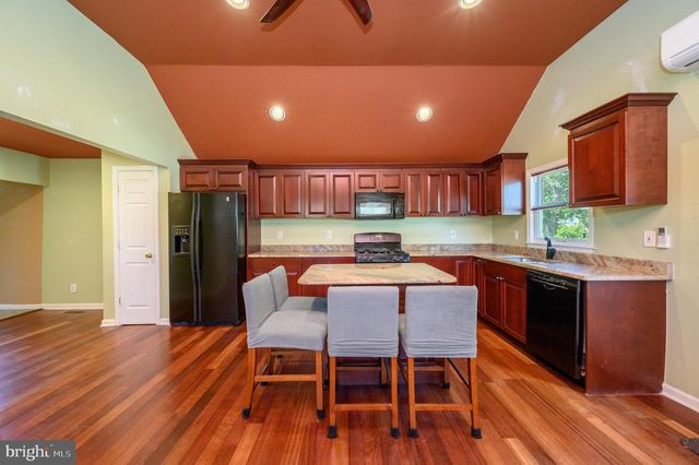 27 S LENOLA RD, Moorestown, NJ 08057